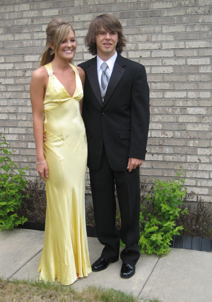 prom4.jpg prom4.jpg